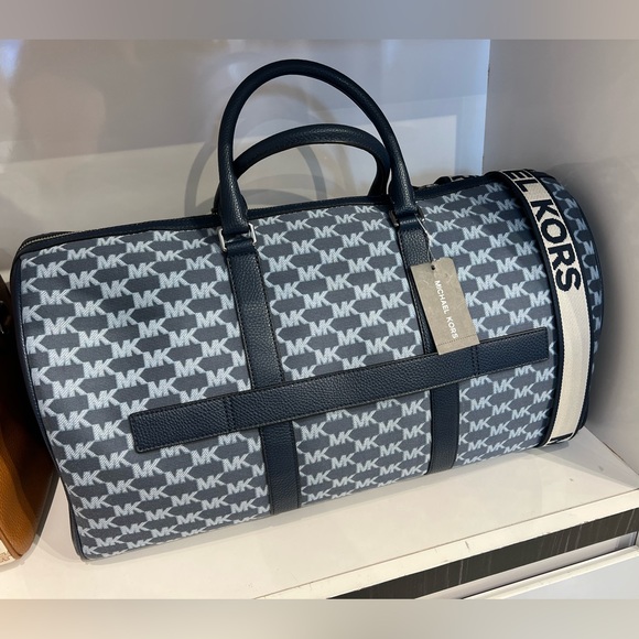Michael Kors Cooper Duffle Weekender Bag - Navy Multi NWT - Picture 3 of 7